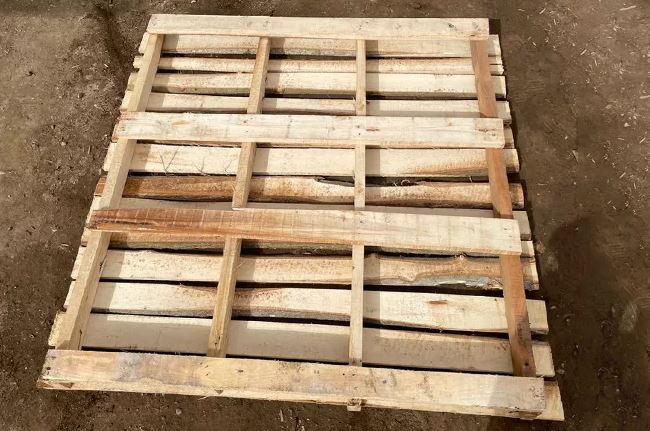 تولید پالت‌های چوبی و پلاستیکی